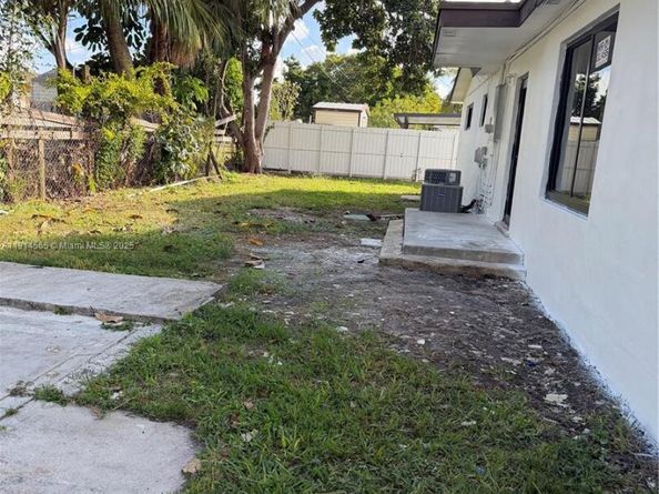 11615 SW 142nd Ter, Miami FL 33176