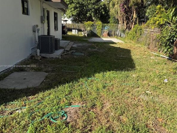 11615 SW 142nd Ter, Miami FL 33176