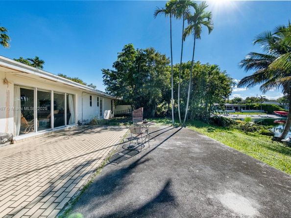 5110 SW 92nd Ave, Miami FL 33165