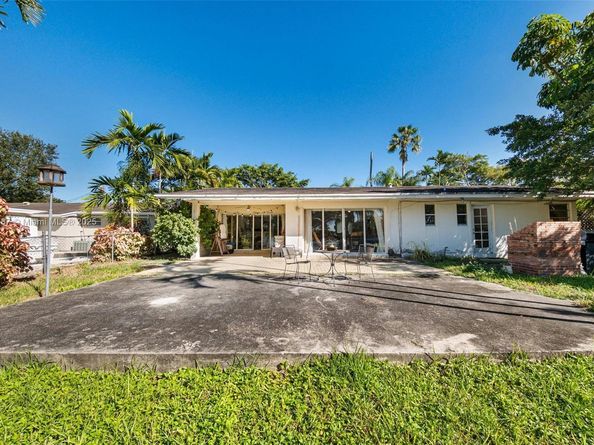 5110 SW 92nd Ave, Miami FL 33165