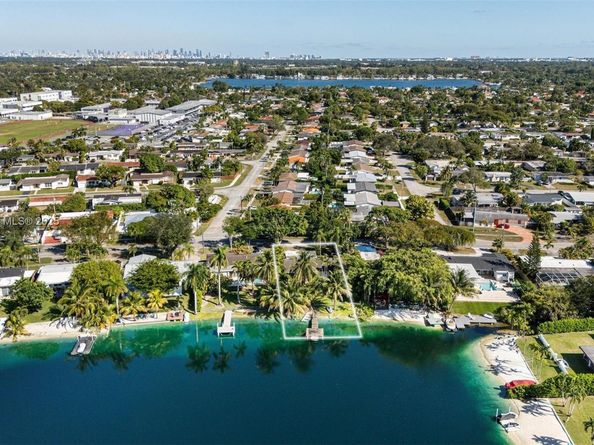 5110 SW 92nd Ave, Miami FL 33165