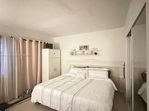 809 NE 2nd St unit 1-2, Hallandale Beach FL 33009