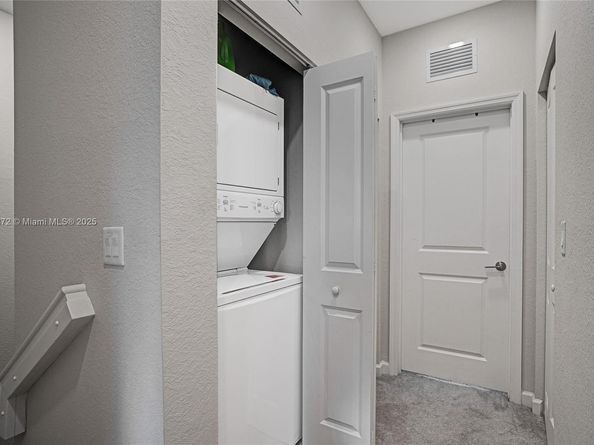 391 NE 208th Ter, Miami FL 33179