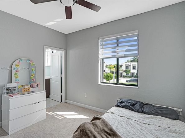 391 NE 208th Ter, Miami FL 33179