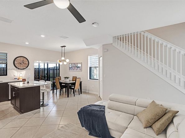 391 NE 208th Ter, Miami FL 33179