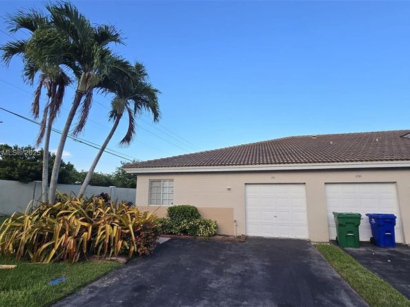 1711 SW 116th Way, Miramar FL 33025