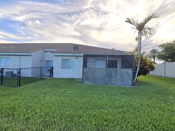 1711 SW 116th Way, Miramar FL 33025