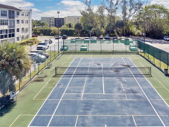 2801 Somerset Dr 411, Lauderdale Lakes FL 33311