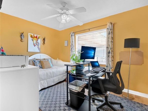 2801 Somerset Dr 411, Lauderdale Lakes FL 33311