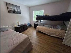 345 NW 49th St, Miami FL 33127
