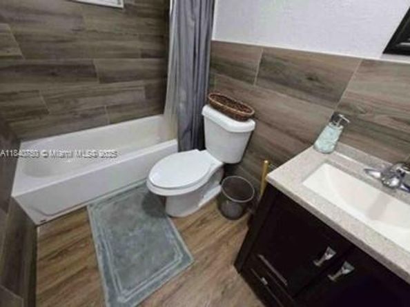 345 NW 49th St, Miami FL 33127