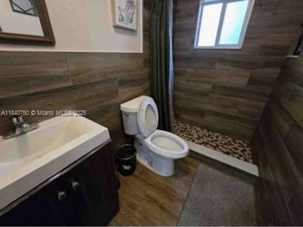 345 NW 49th St, Miami FL 33127