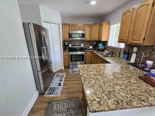345 NW 49th St, Miami FL 33127
