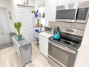 3176 NW 59th St, Miami FL 33142