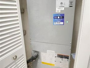 3176 NW 59th St, Miami FL 33142