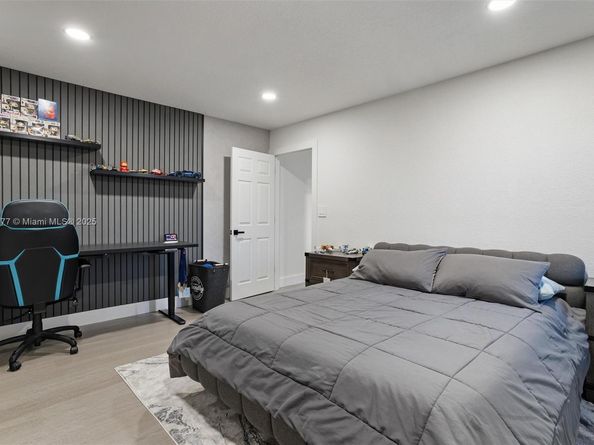 1885 NW 139th Ter, Pembroke Pines FL 33028