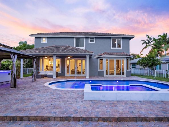 1885 NW 139th Ter, Pembroke Pines FL 33028