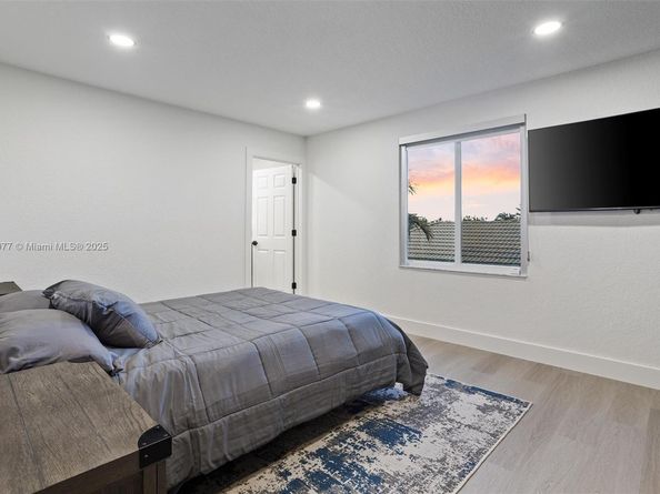 1885 NW 139th Ter, Pembroke Pines FL 33028