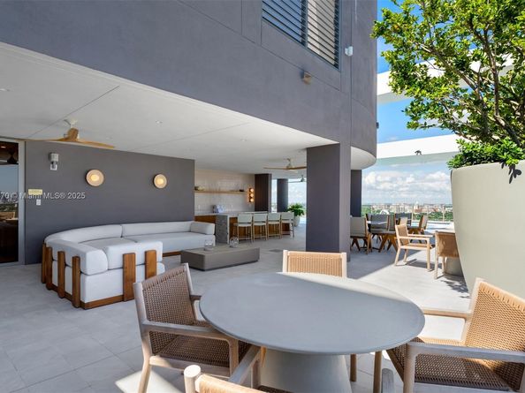 2678 Tigertail Ave 1504, Miami FL 33133