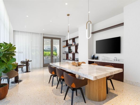 2678 Tigertail Ave 1504, Miami FL 33133