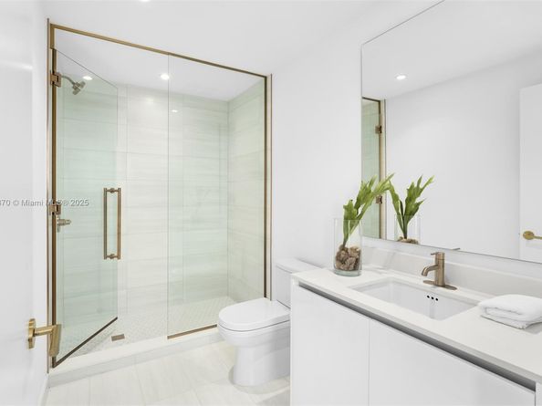 2678 Tigertail Ave 1504, Miami FL 33133