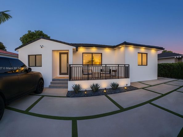321 SW 51st Pl, Miami FL 33134