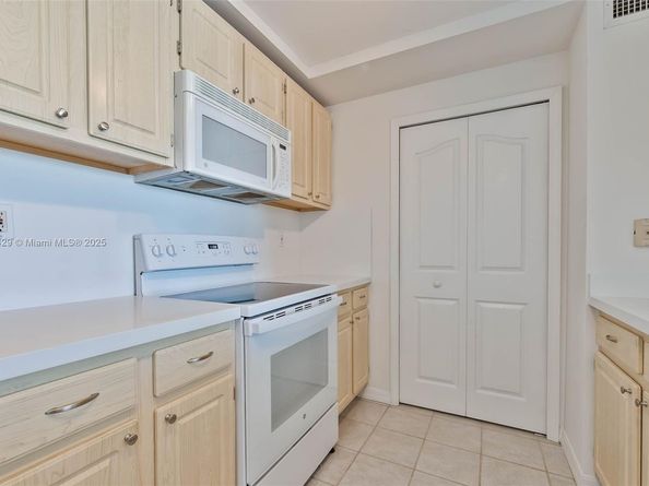 2665 SW 37th Ave 1508, Miami FL 33133