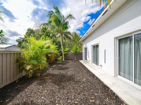 635 SW 9th St, Hallandale Beach FL 33009