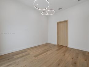 635 SW 9th St, Hallandale Beach FL 33009