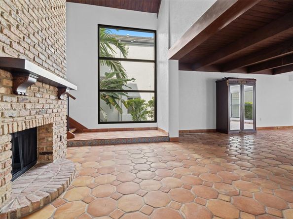 20215 W Oak Haven Cir, Miami FL 33179