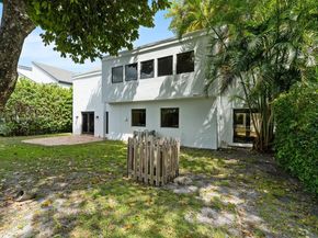 20215 W Oak Haven Cir, Miami FL 33179