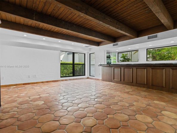 20215 W Oak Haven Cir, Miami FL 33179