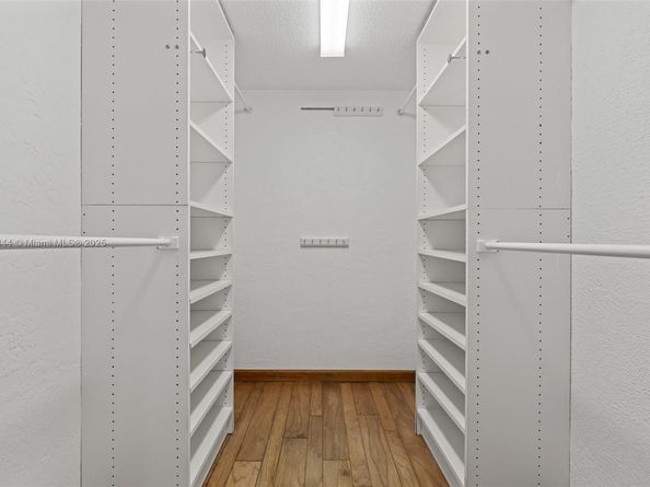 20215 W Oak Haven Cir, Miami FL 33179