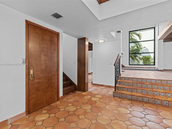 20215 W Oak Haven Cir, Miami FL 33179