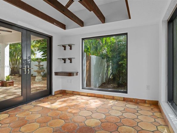 20215 W Oak Haven Cir, Miami FL 33179