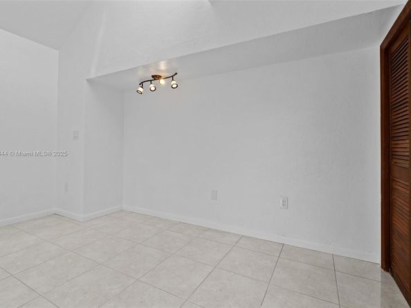 20215 W Oak Haven Cir, Miami FL 33179