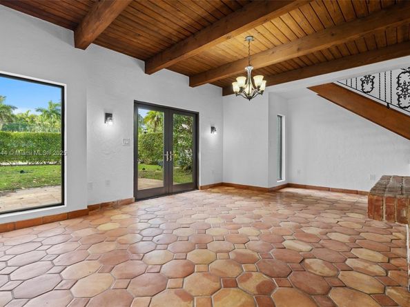 20215 W Oak Haven Cir, Miami FL 33179