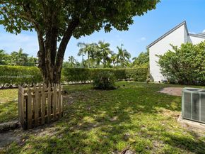 20215 W Oak Haven Cir, Miami FL 33179