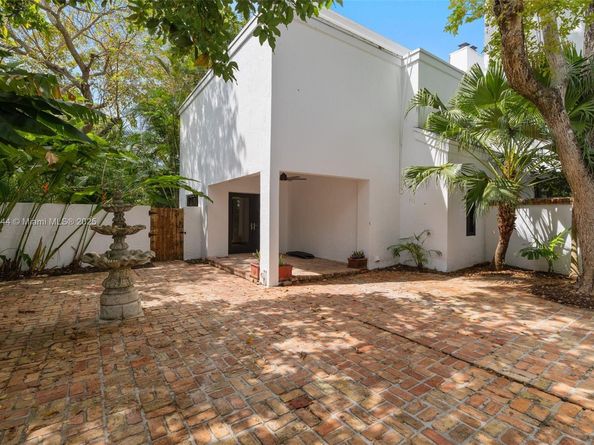 20215 W Oak Haven Cir, Miami FL 33179