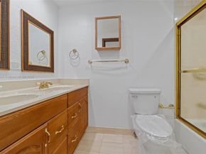 20215 W Oak Haven Cir, Miami FL 33179