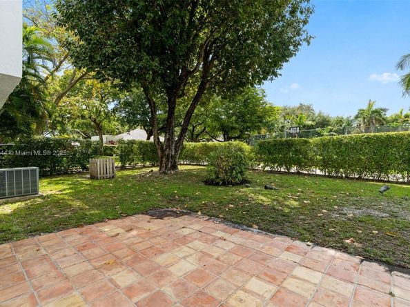 20215 W Oak Haven Cir, Miami FL 33179