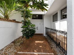 20215 W Oak Haven Cir, Miami FL 33179