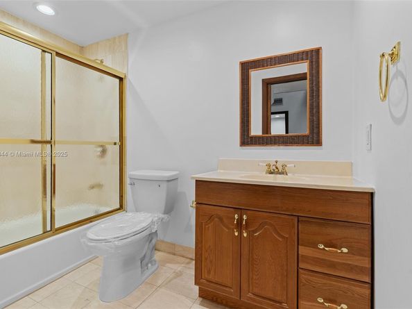 20215 W Oak Haven Cir, Miami FL 33179