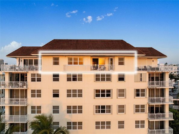 10140 W Bay Harbor Dr PH3, Bay Harbor Islands FL 33154
