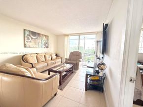 441 NE 195th St 412, Miami FL 33179