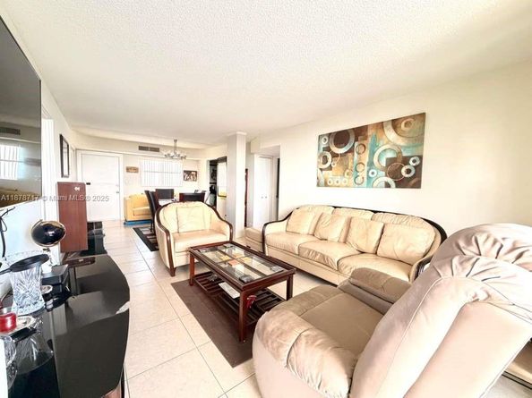 441 NE 195th St 412, Miami FL 33179