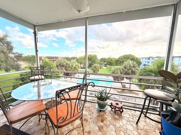 441 NE 195th St 412, Miami FL 33179