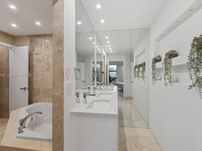 1121 Crandon Blvd E201, Key Biscayne FL 33149