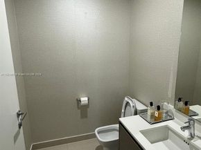 3250 NE 188th Street 204, Aventura FL 33180