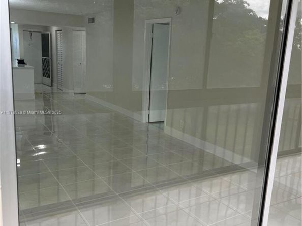 Undisclosed Address #A11878020, Lauderhill FL 33319